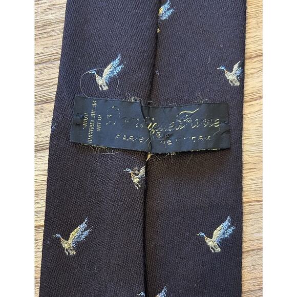 Vintage Men’s Italian Navy Tie 3.75” Flying Ducks Kasmir Wool Silk Blend Hunting - Picture 11 of 13